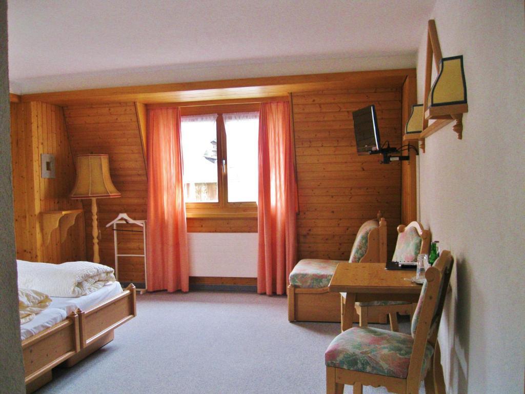Hotel Kistenpass Breíl Quarto foto